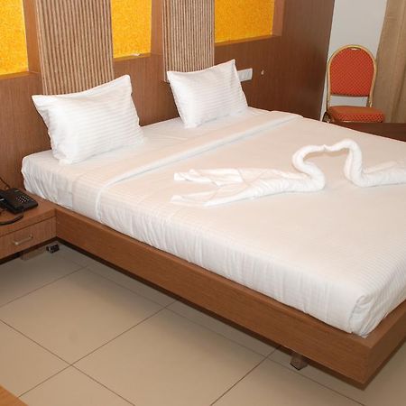 Hotel Pla Amrith Inn Tiruchirappalli Exterior photo